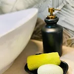 Kamena Kuca Sa Privatnim Bazenom Gostinjska kuća Lovrecica (Istria)