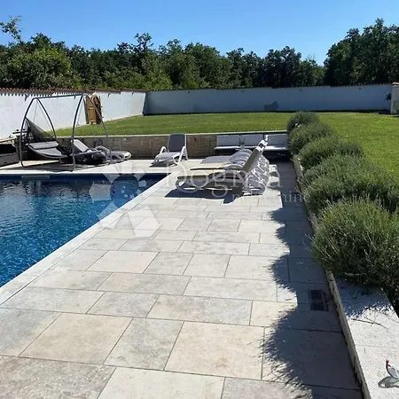 Guest house Istrian House With Private Pool Lovrecica (Istria)