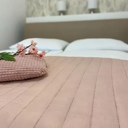 Kamena Kuca Sa Privatnim Bazenom Pensión